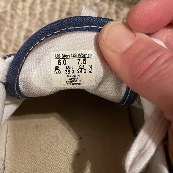 Vans Stars and Stripes lace up shoes men Size 6 women size 7.5 - Picture 4 of 4